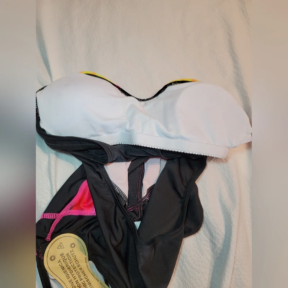 NWT GIRLS RACERBACK COMPETITION ATHLETIC SWIM REMOVABLE PADS